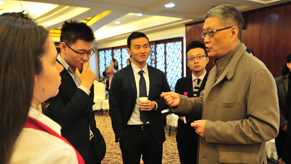 Day 5 燕京学堂特聘教授何亚飞老师与学生交流_副本.jpg Day 5 燕京学堂特聘教授何亚飞老师与学生交流_副本.jpg